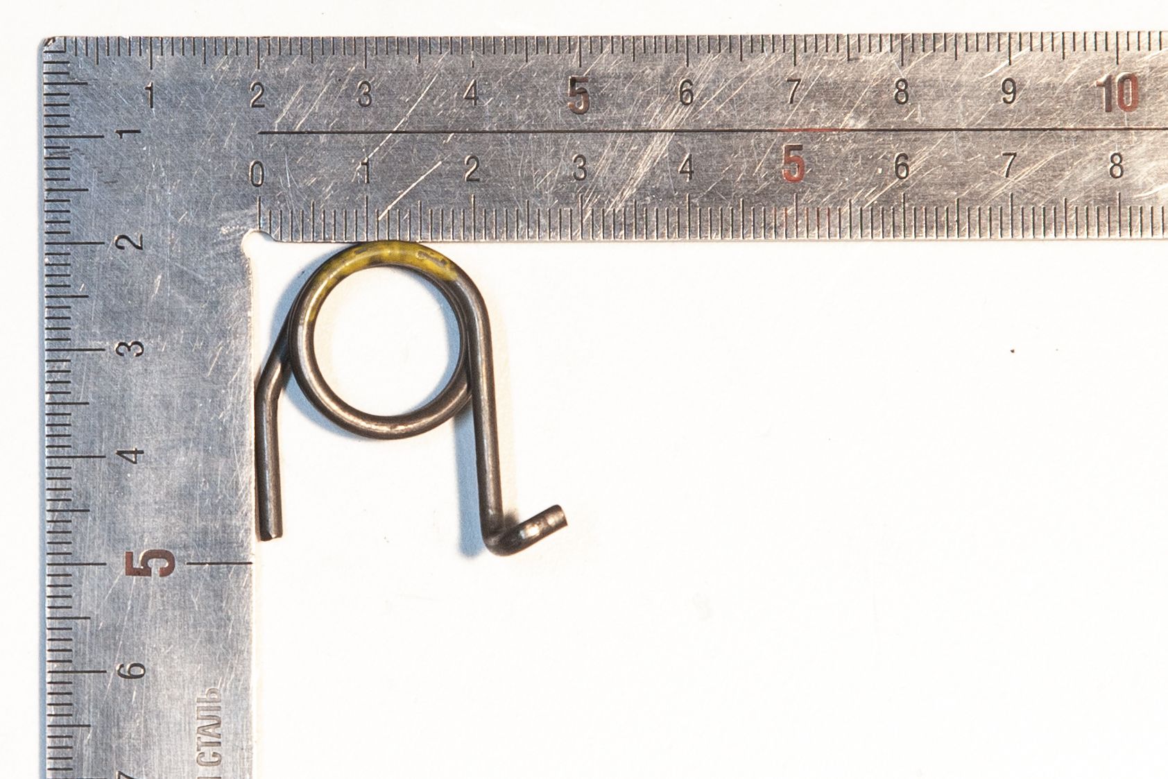 Пружина фиксатора переключения передач