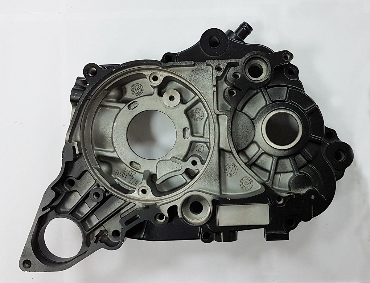 Картер двигателя левый