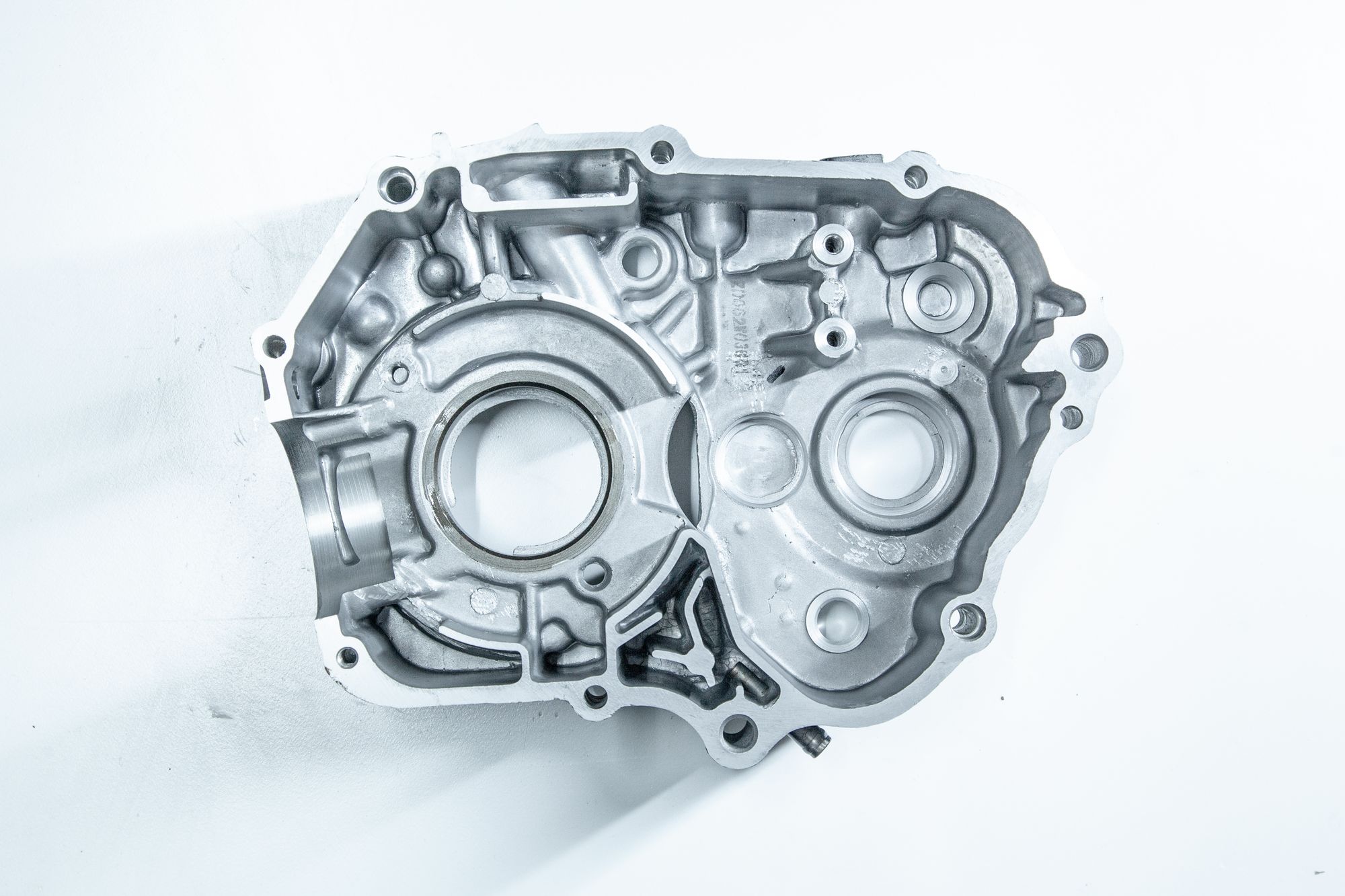 Картер двигателя левый