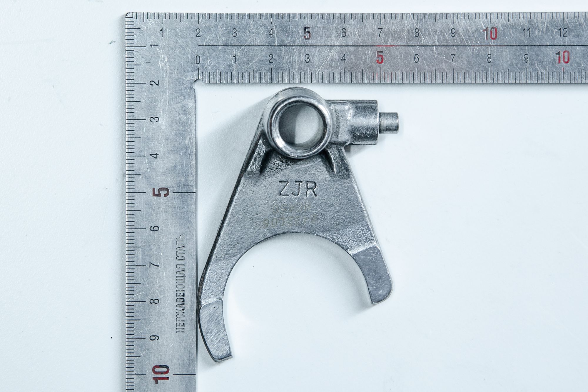 Вилка КПП правая