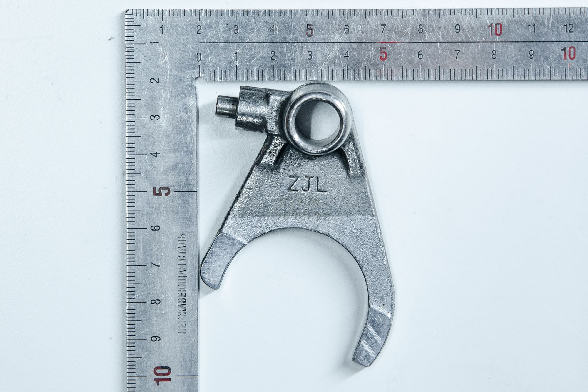 Вилка КПП левая