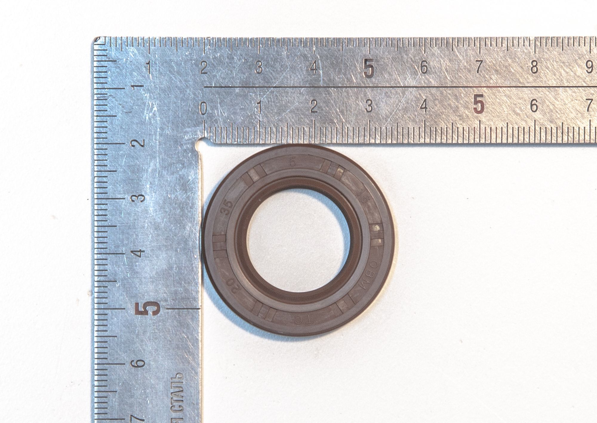 Сальник 20x35x5 контрвала фторкаучук