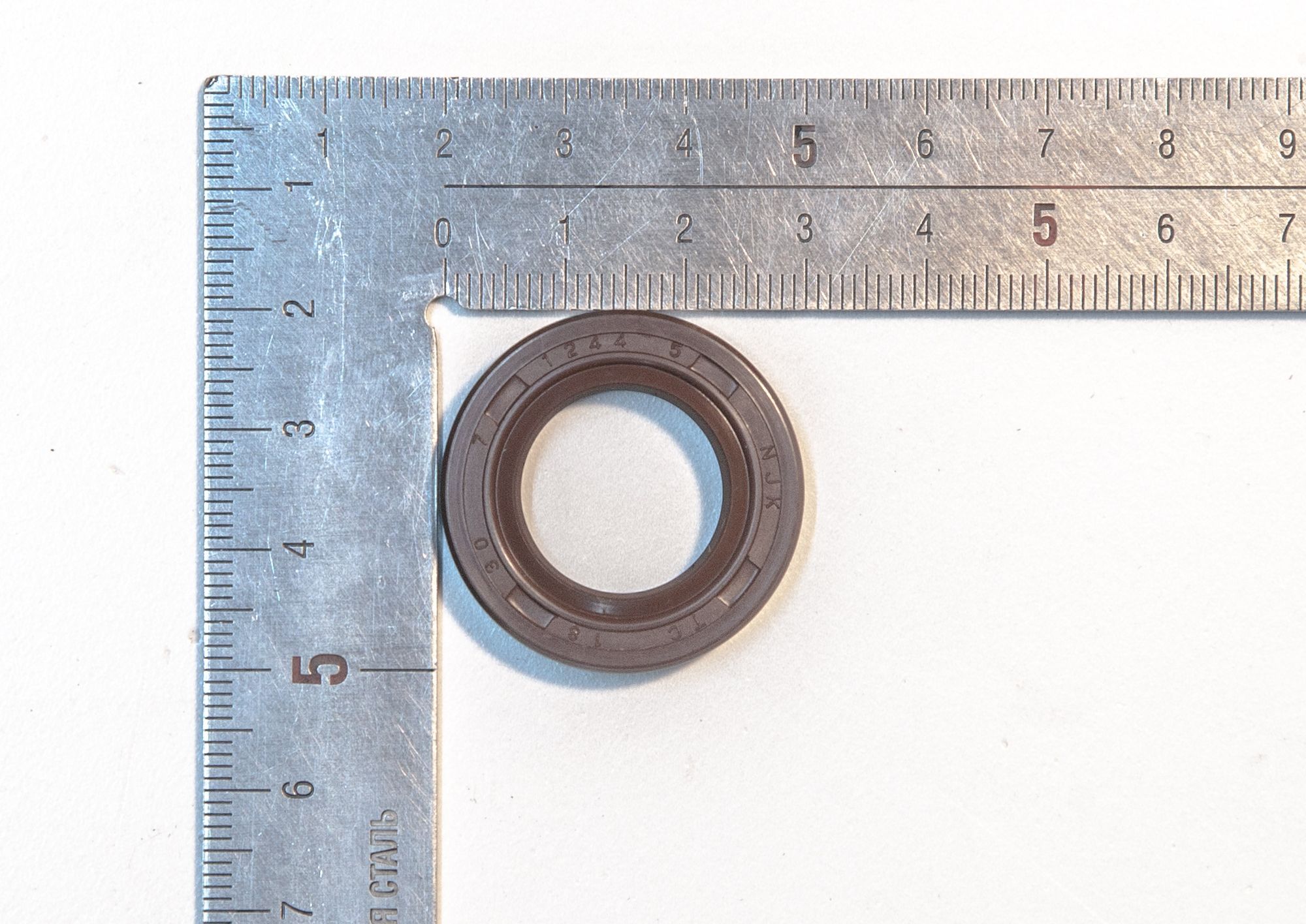 Сальник 18x30x7