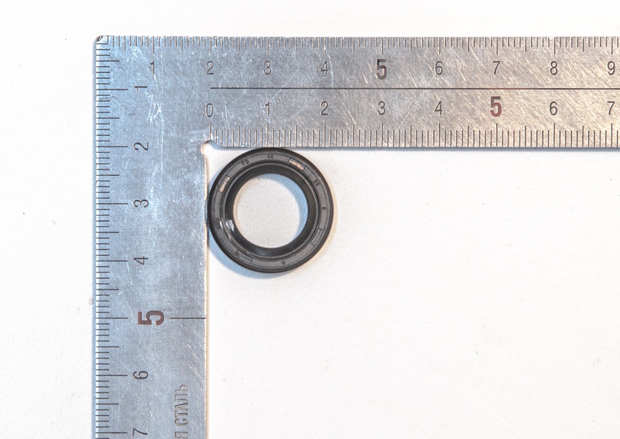 Сальник 14x22x5