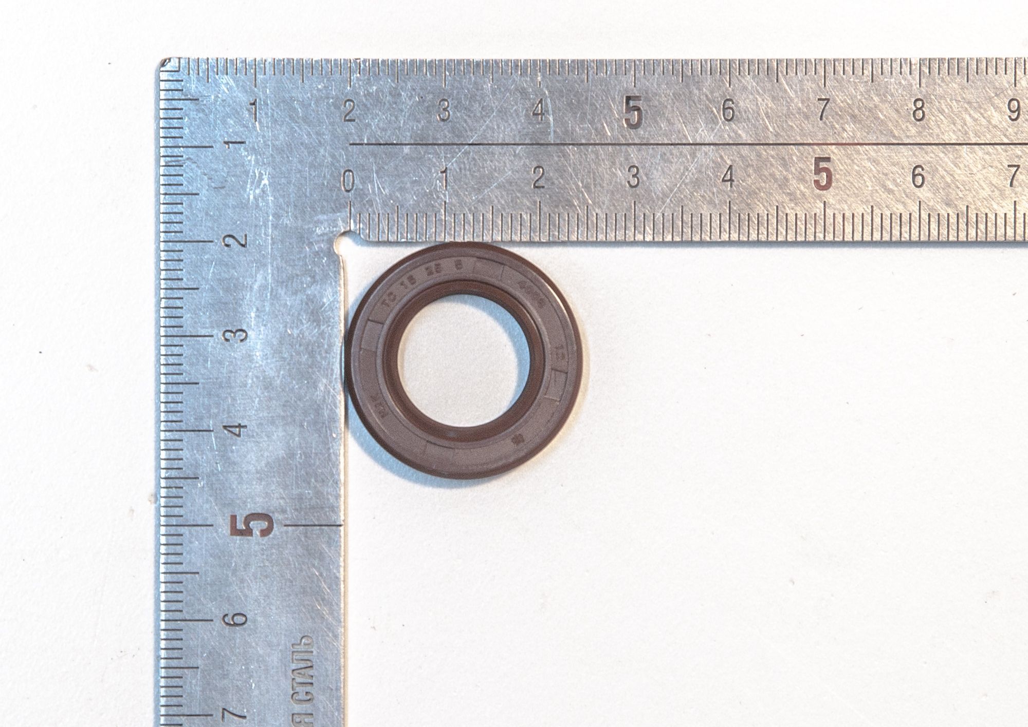 Сальник 15x25x5