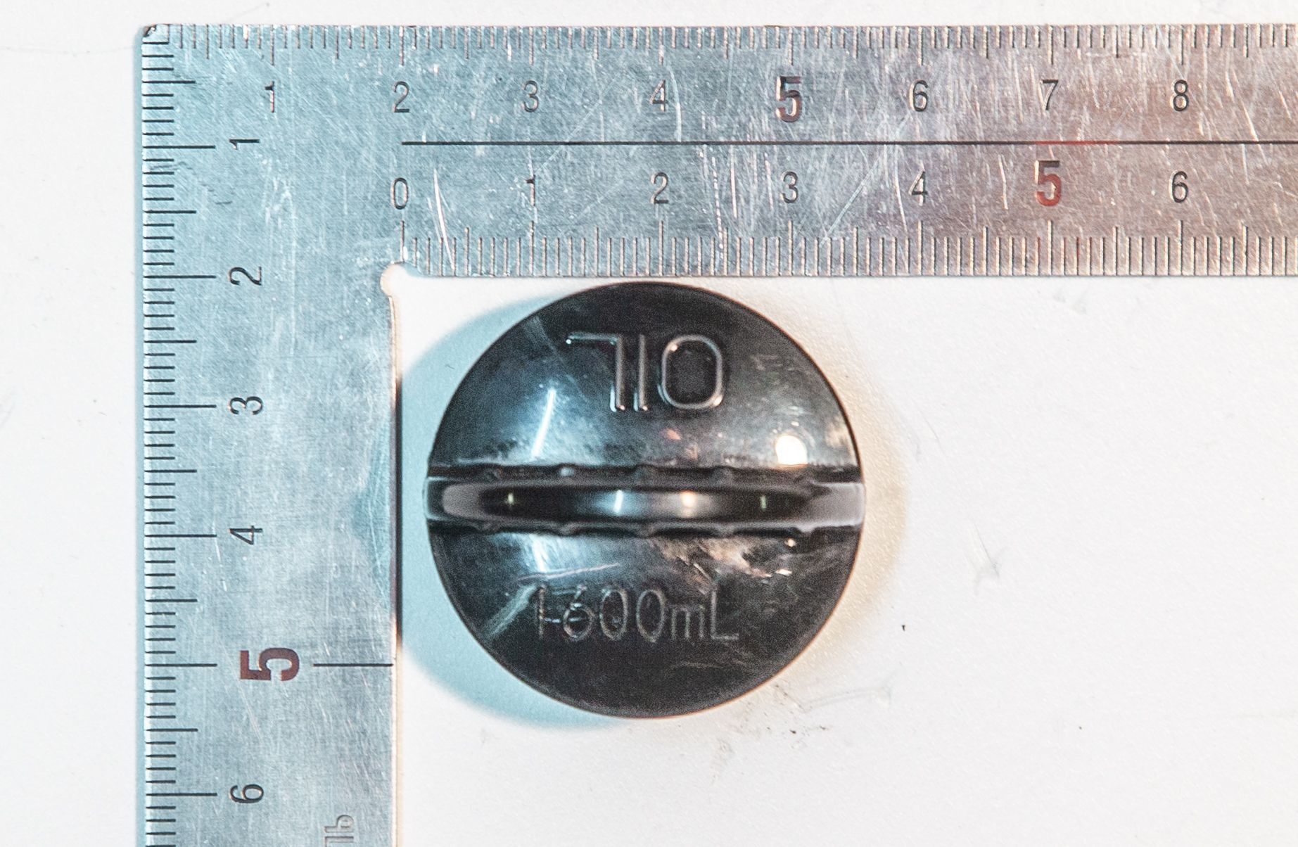 Пробка маслозаливная (с логотипом 1600 мл)