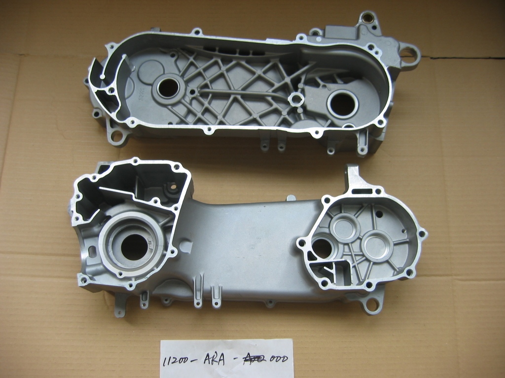 Картер двигателя левая половина
