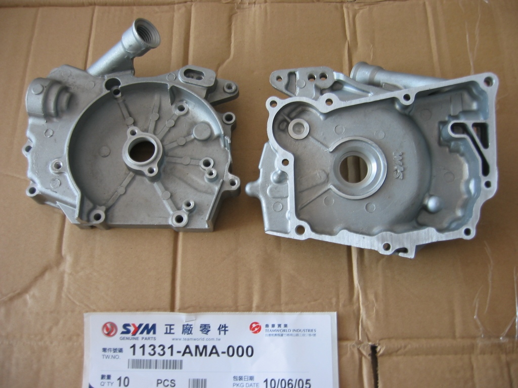 Крышка картера двигателя правая