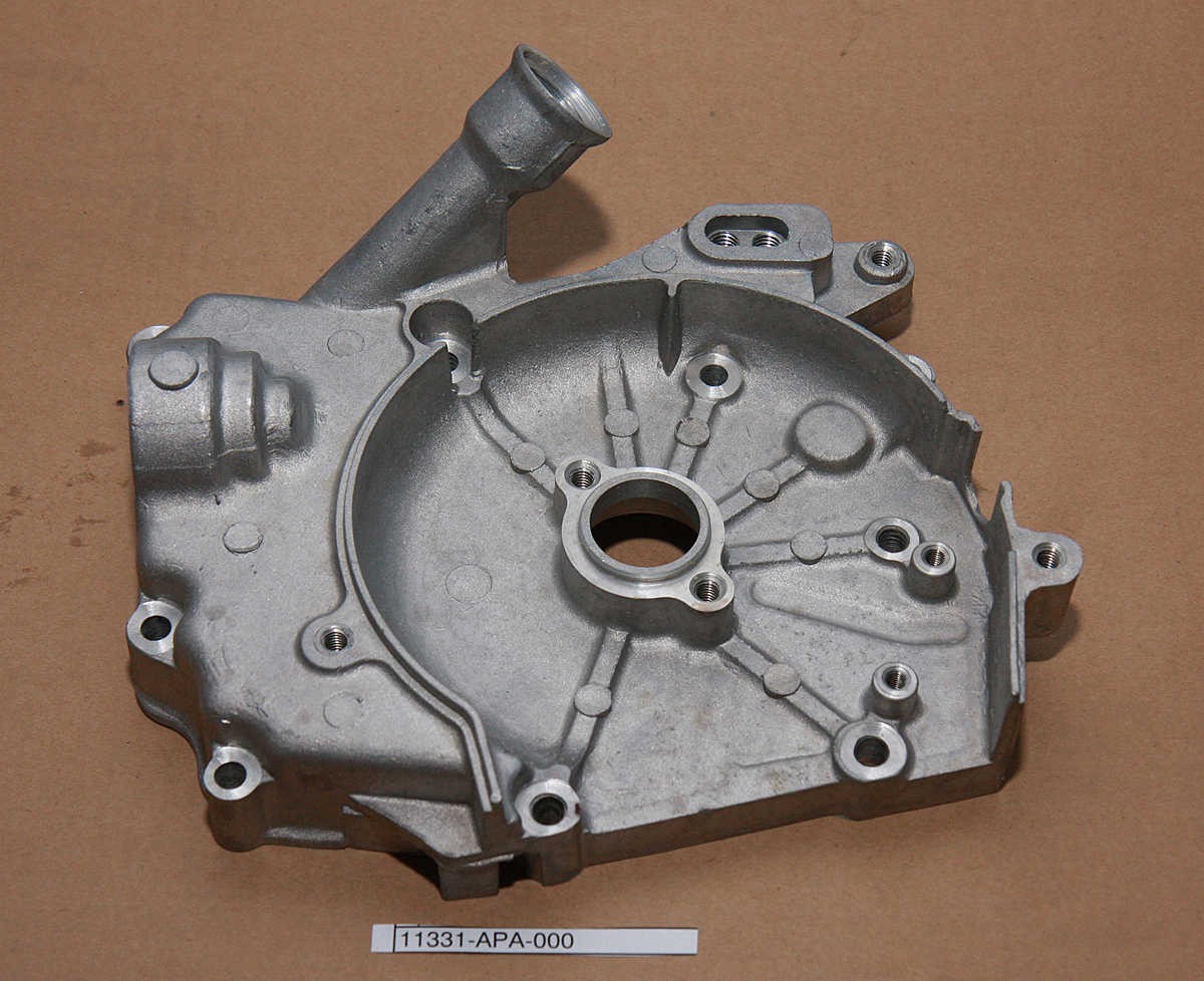 Крышка картера двигателя правая