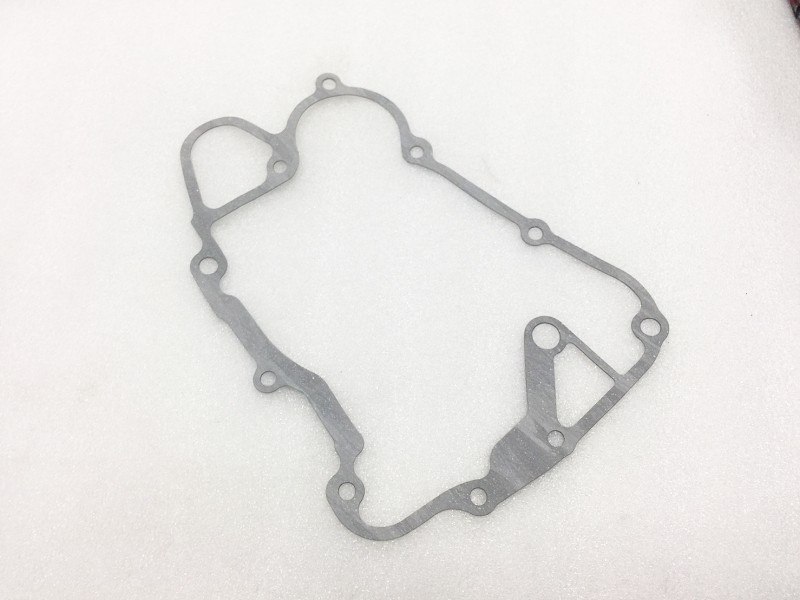 Прокладка правой крышки картера двигателя