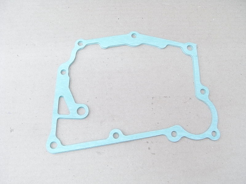 Прокладка правой крышки картера двигателя