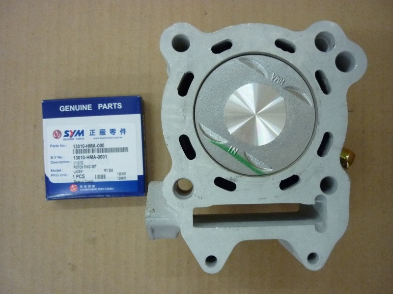 Цилиндр ДВС с поршнем к-т