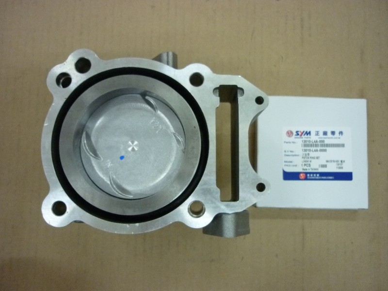 Цилиндр ДВС с поршнем к-т