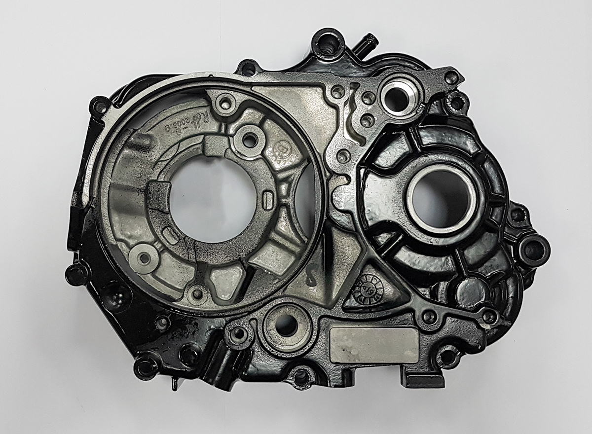 Картер двигателя левый