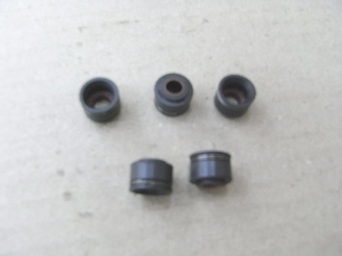 Колпачок маслоотражательный