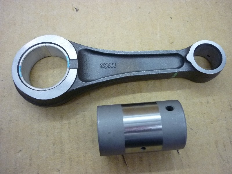 Шатун коленвала в сбореLE