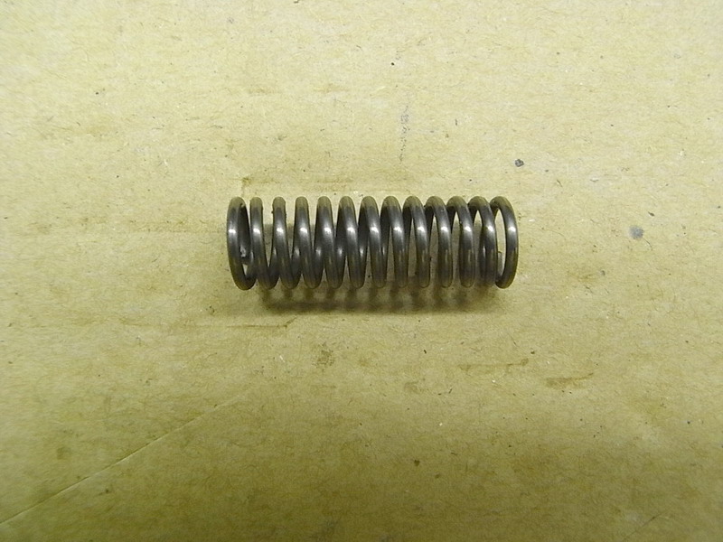 Пружина приводной шестерни балансирного вала
