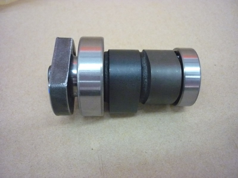 Распредвал с подшипником в сборе