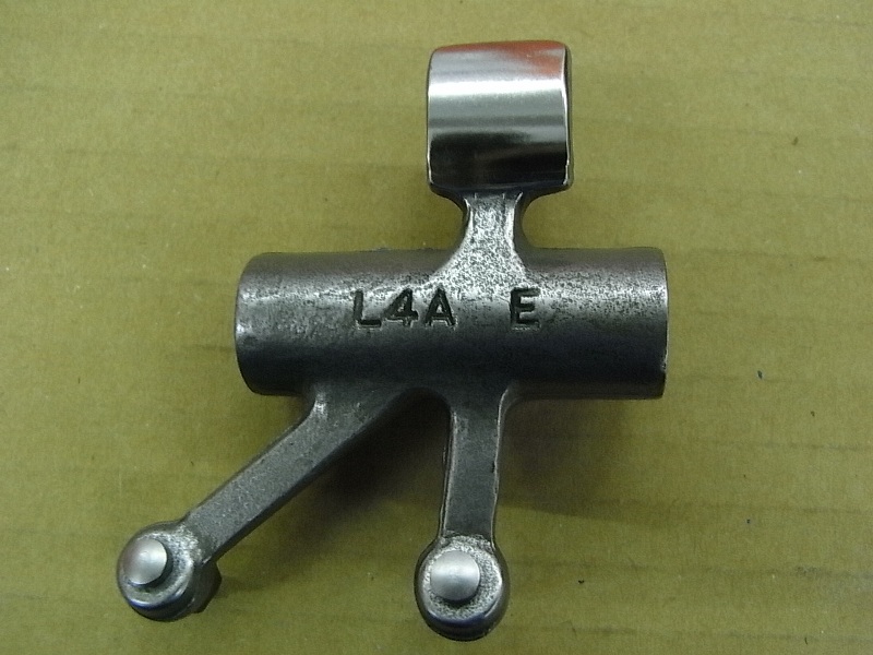 Коромысло выпускного клапана в сборе