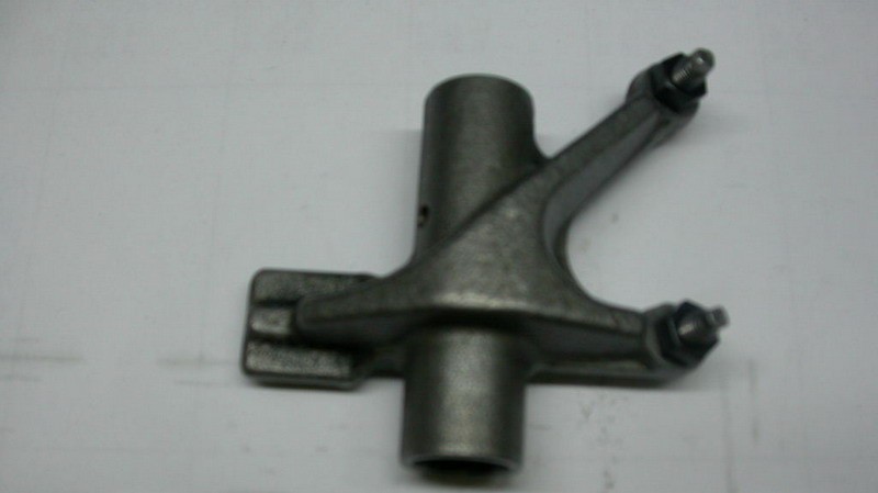 Коромысло выпускного клапана XXX в сборе