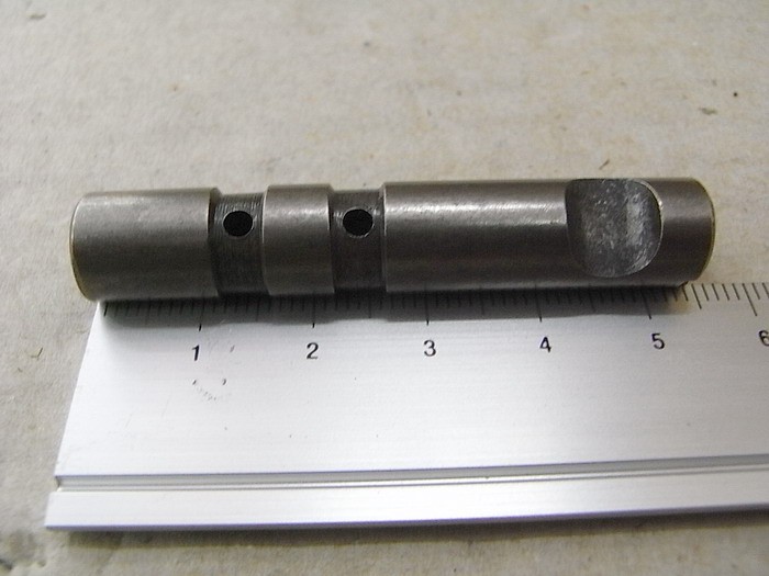 Вал коромысла впускного клапана