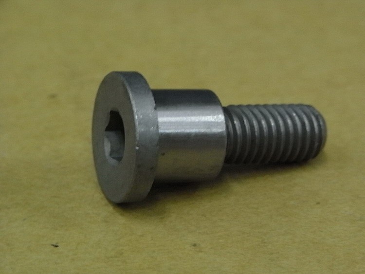 Ось натяжителя цеп ГРМ