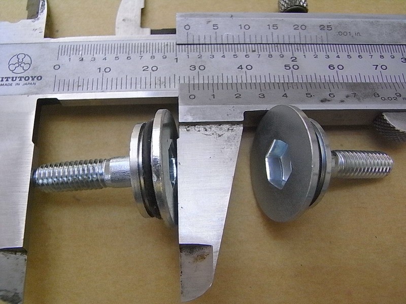 Ось башмака натяжителя цепи ГРМ в сборе