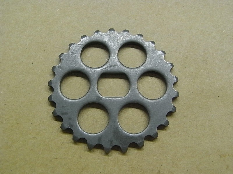 Шестерня привода масляного насоса