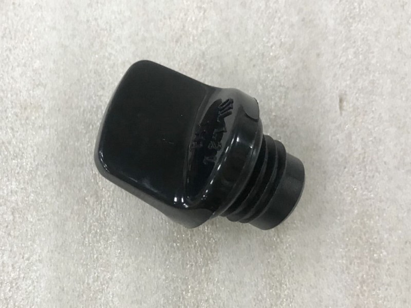 Крышка маслозаливной горловины