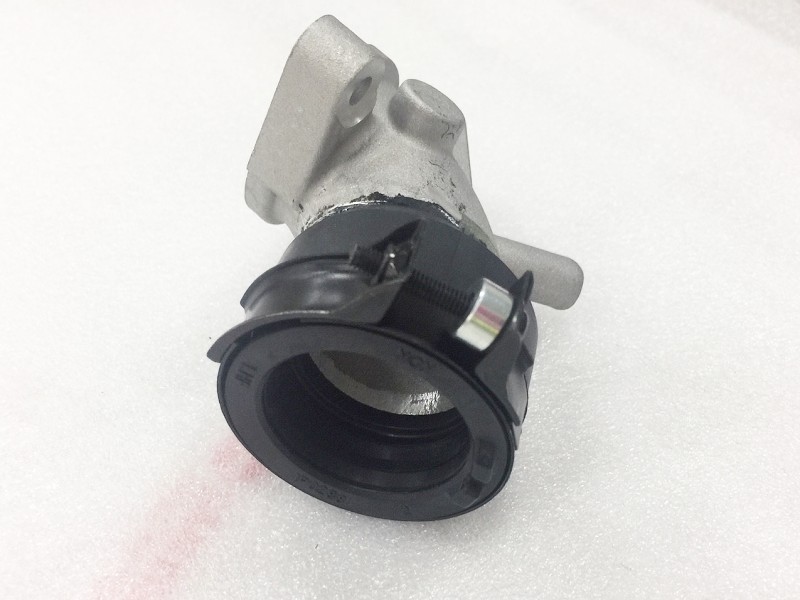 Патрубок впускной