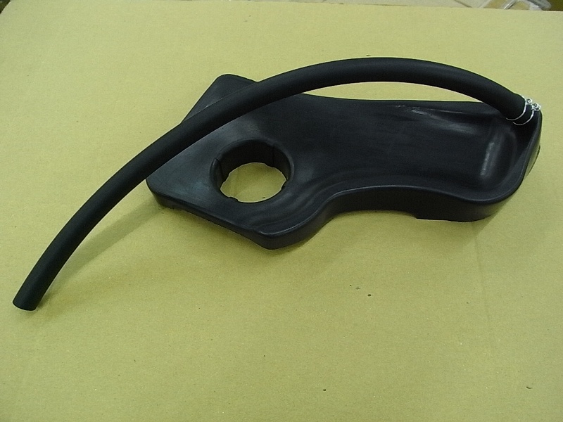 Накладка горловины топливного бака