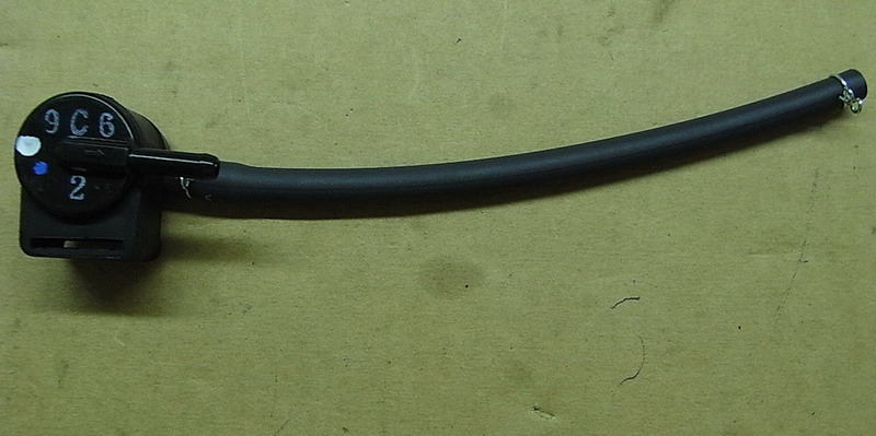 Клапан топливный с шлангом в сборе