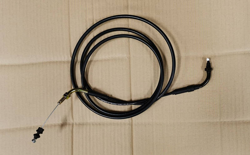 Трос управления дроссельной заслонкой