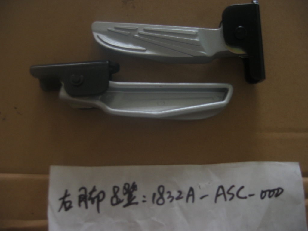 Подножка пассажира правая