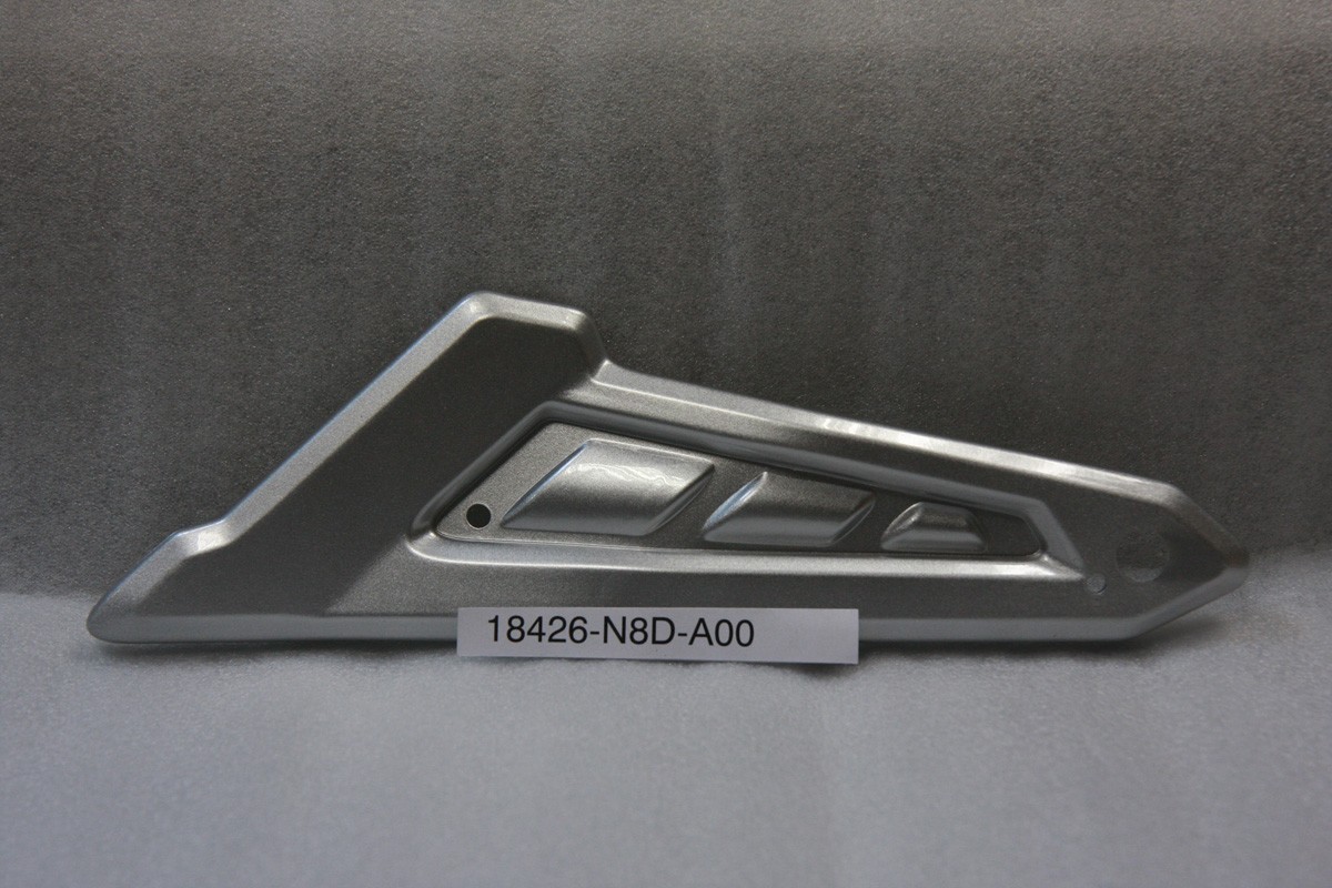 Кожух кронштейна опоры для ног левый