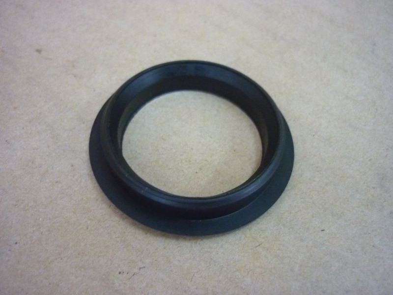 Кольцо уплотнительное крышки бачка расширительного