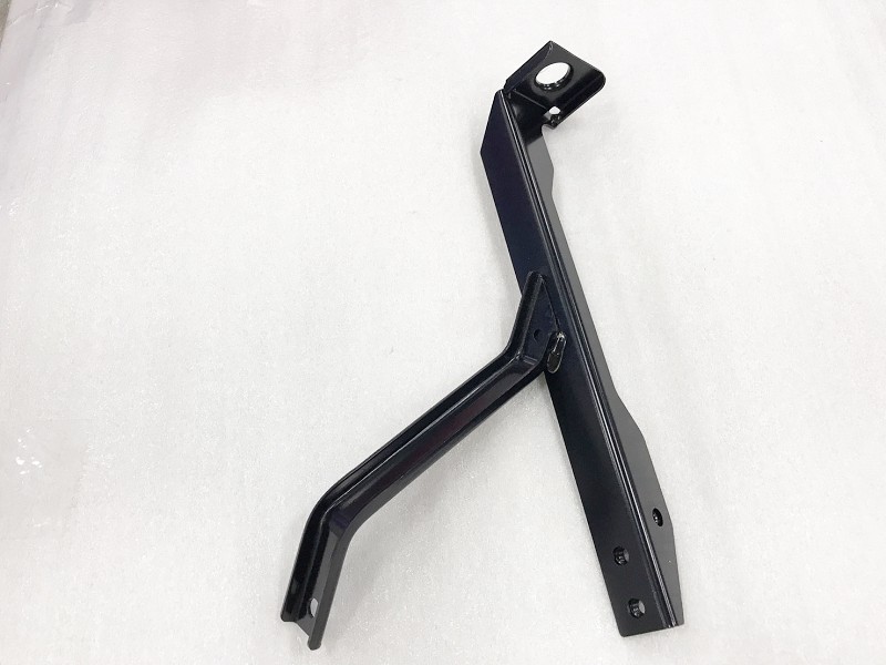 Крепление радиатора правое