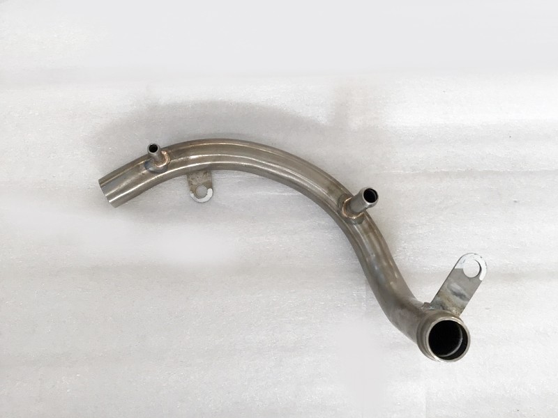 Патрубок системы охлаждения (металл).