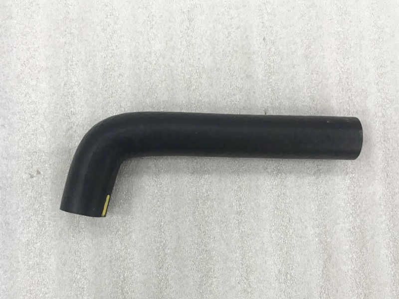 Патрубок системы охлаждения