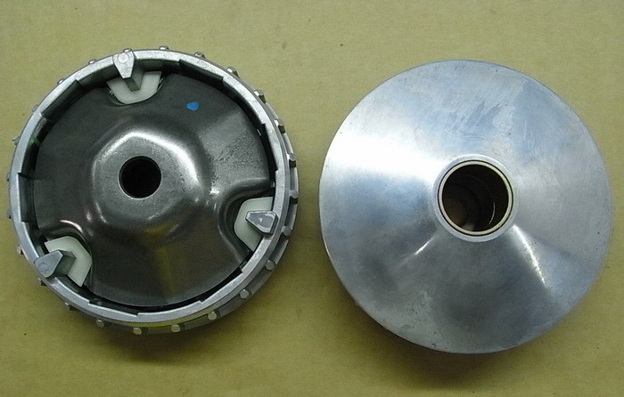 Половина ведущего шкива подвижная