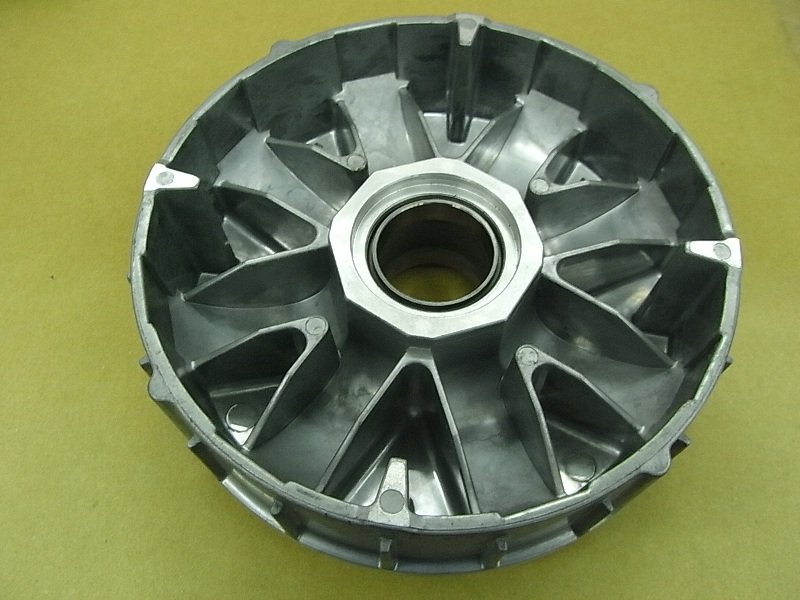 Половина ведущего шкива подвижная