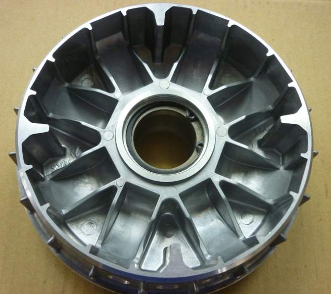 Половина ведущего шкива подвижная