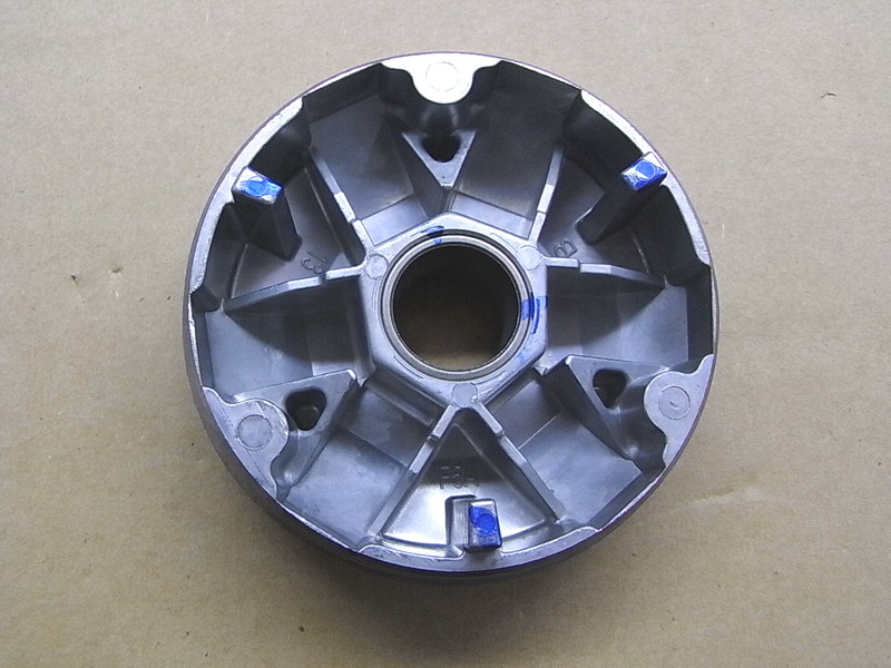 Половина ведущего шкива подвижная