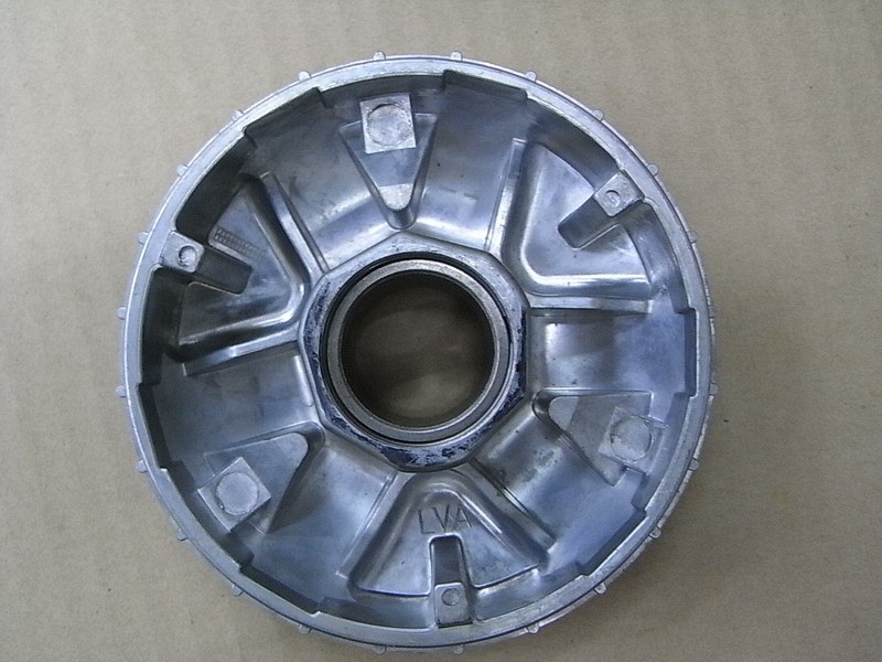 Половина ведущего шкива подвижная