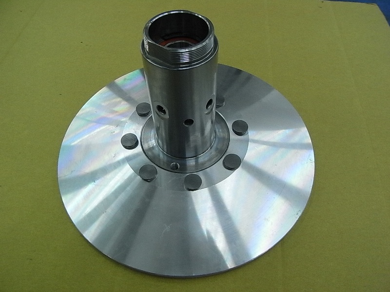 Половина ведомого шкива вариатора неподвижная