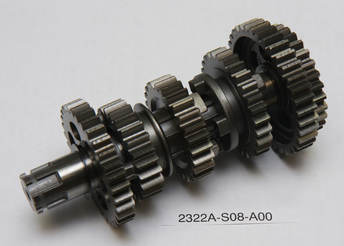 Вал коробки передач промежуточный в сборе