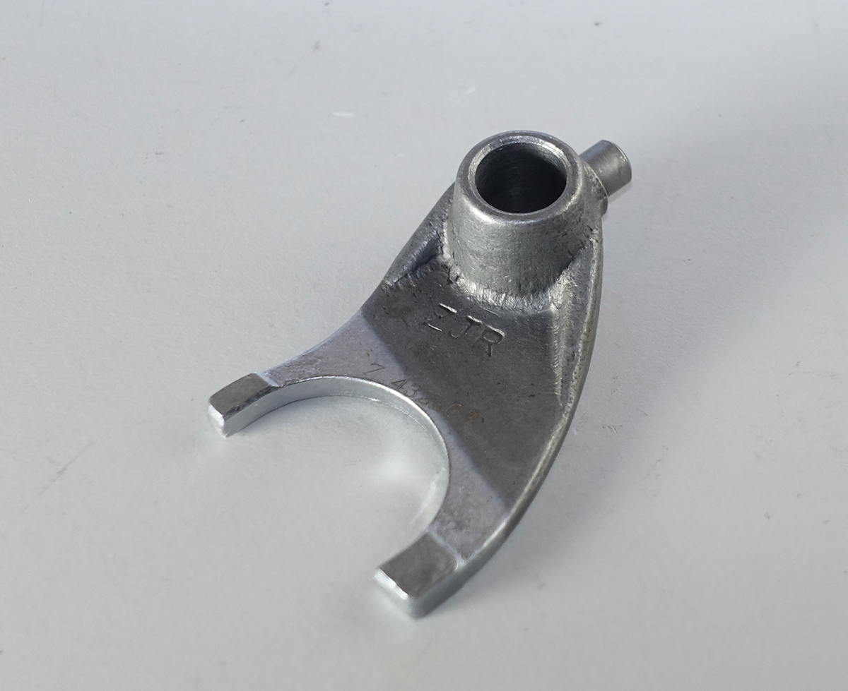 Вилка КПП правая