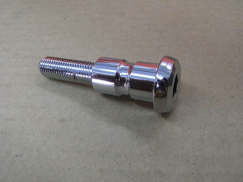 Ось педали КПП