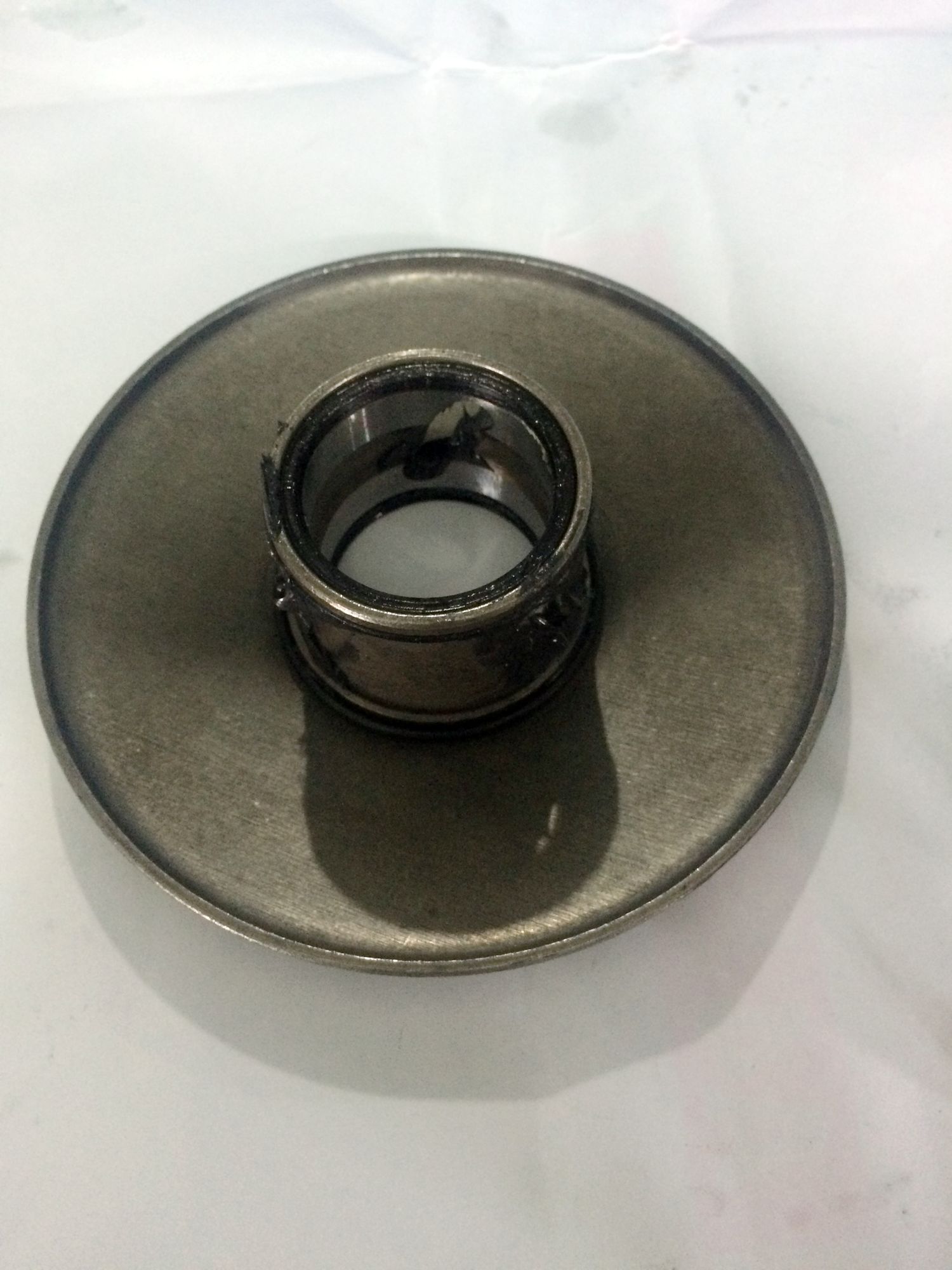 Половина ведомого шкива вариатора подвижная