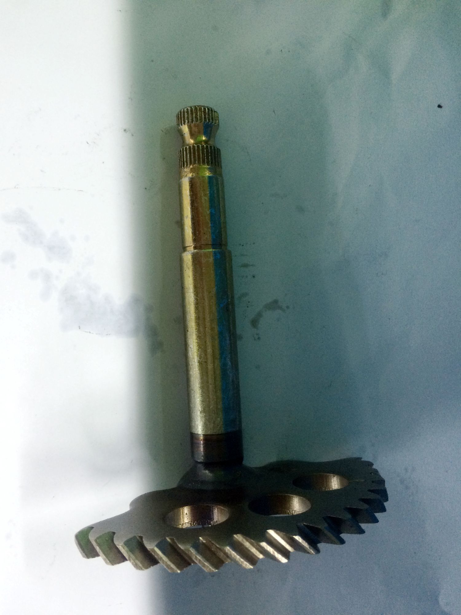 Вал кикстартера с полушестерней (17 зубьев)